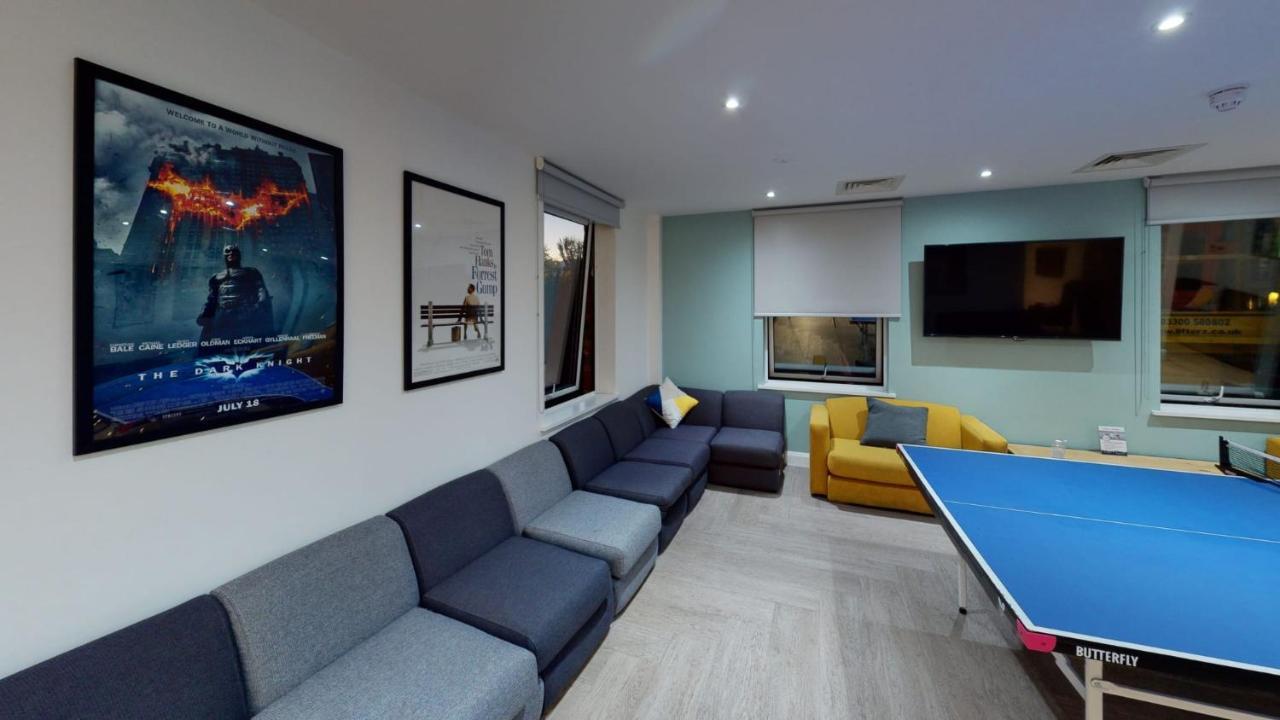 Student Only Studio Near Central London Apartemen