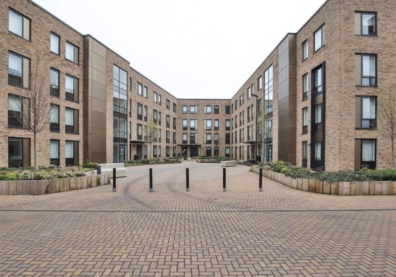Student Only Studio Near Central London Apartemen *